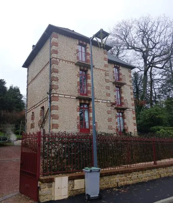 Photo 1