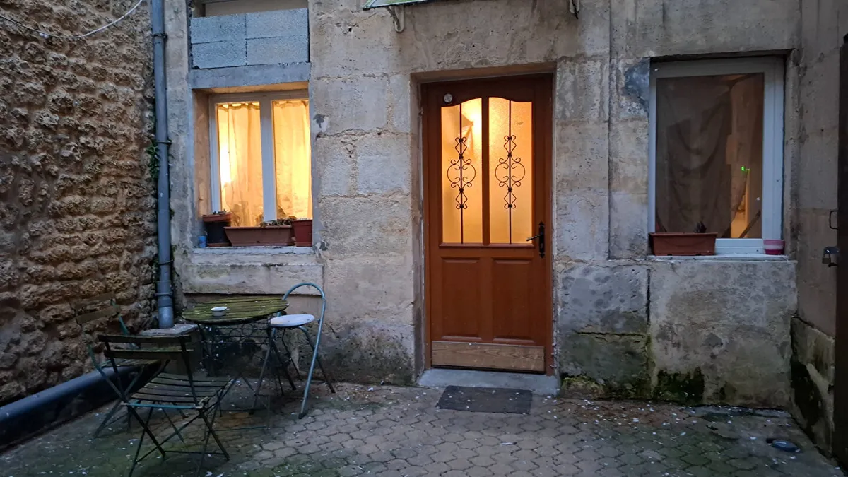 Photo 1