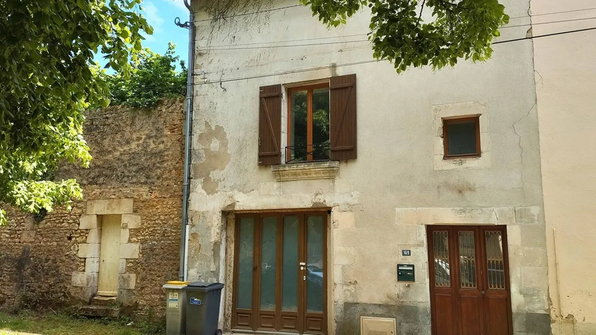 Photo 1