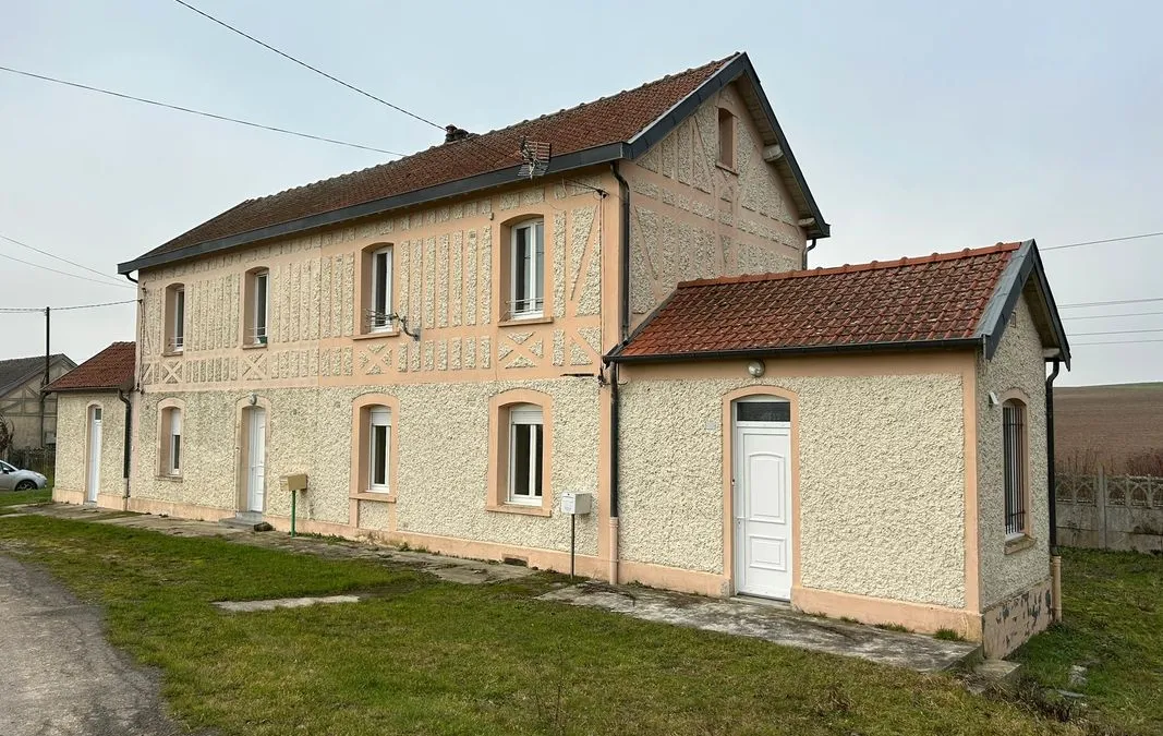 Photo 1