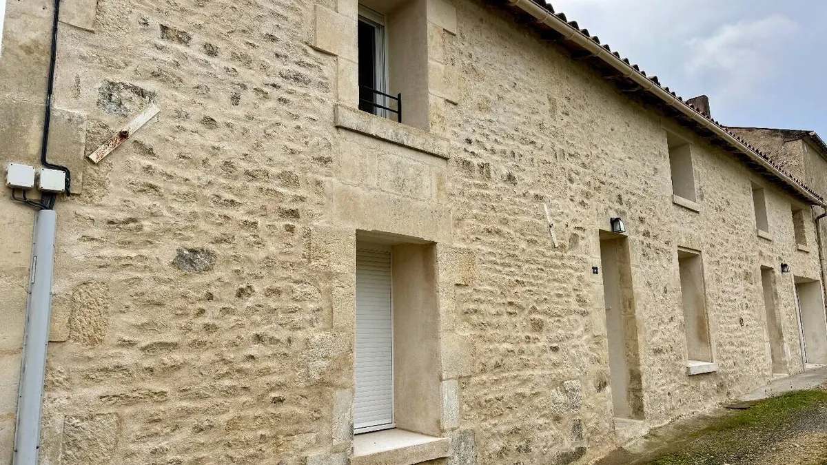 Photo 1