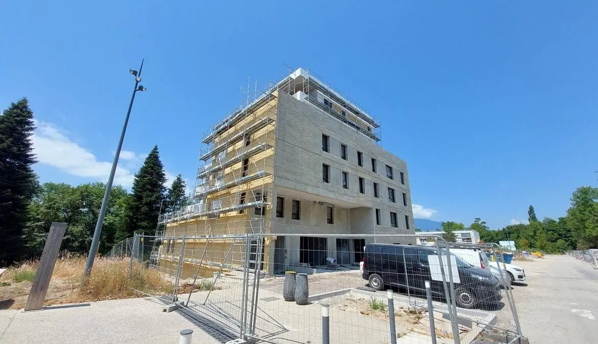 Photo 1