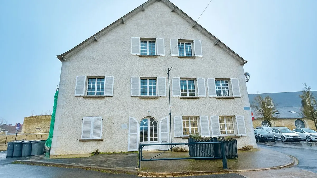 Photo 1