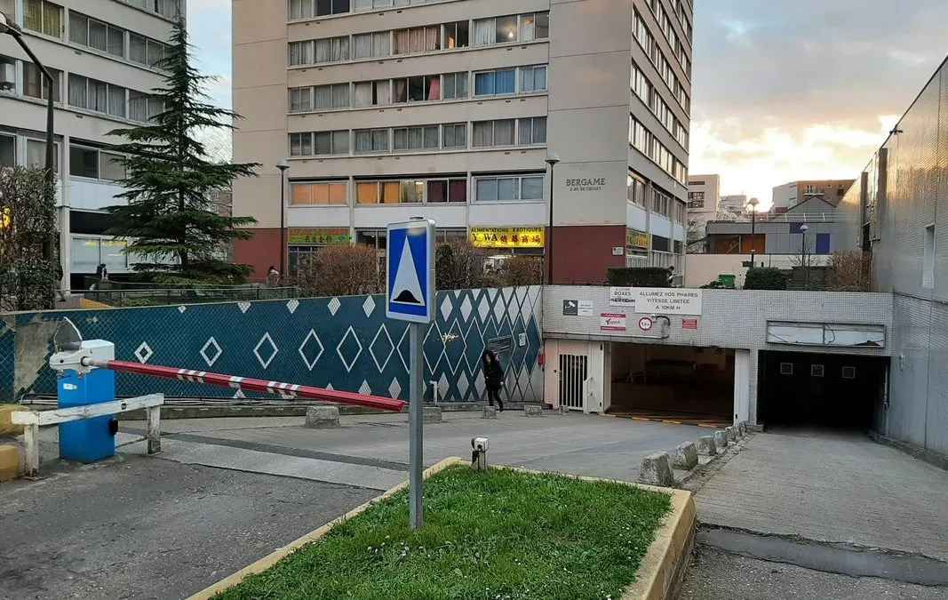 Photo 1