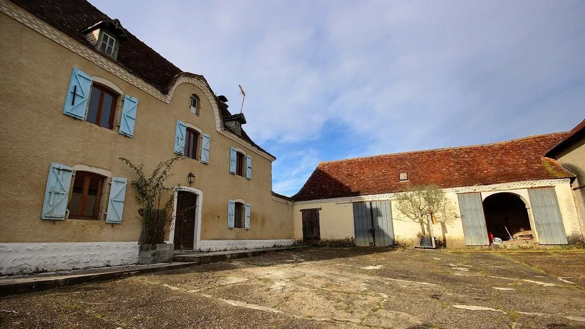 Photo 1
