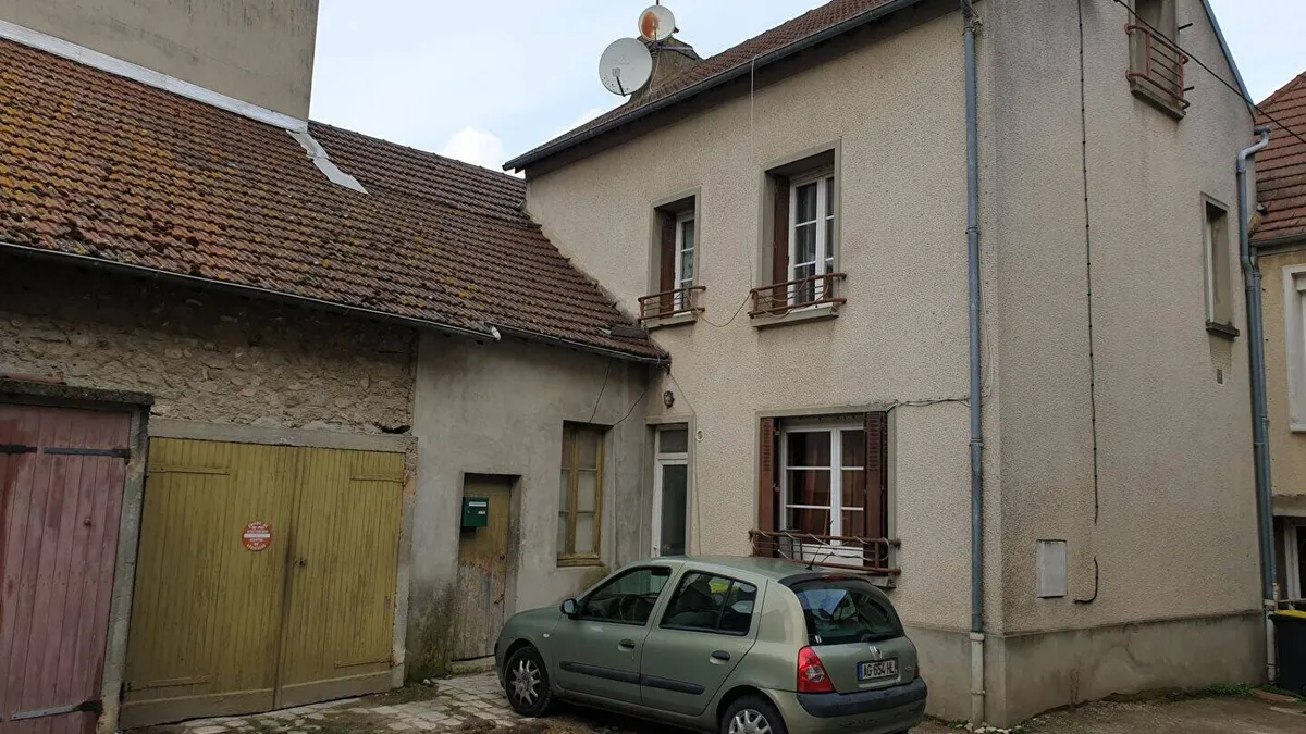Photo 1
