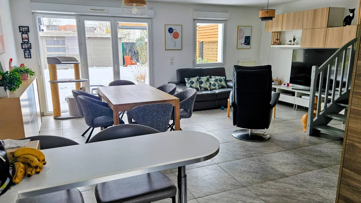 Photo 1