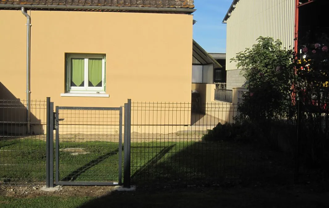 Photo 1