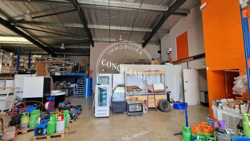 Photo 1