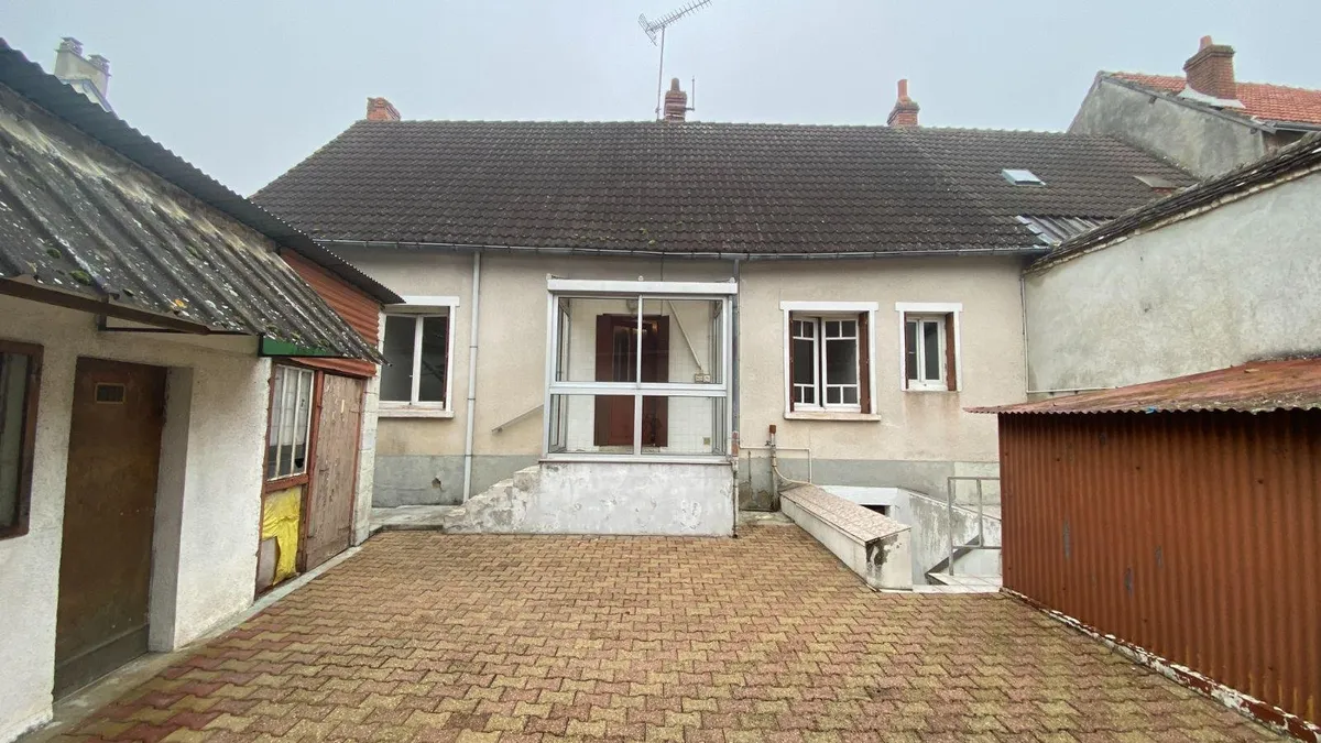 Photo 1