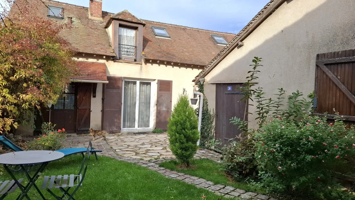 Photo 1
