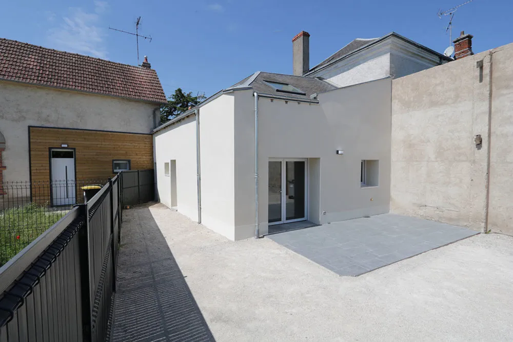 Photo 1