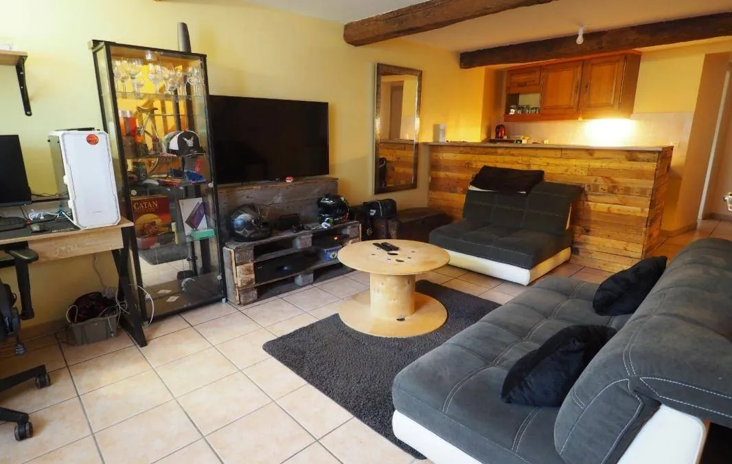 Photo 1