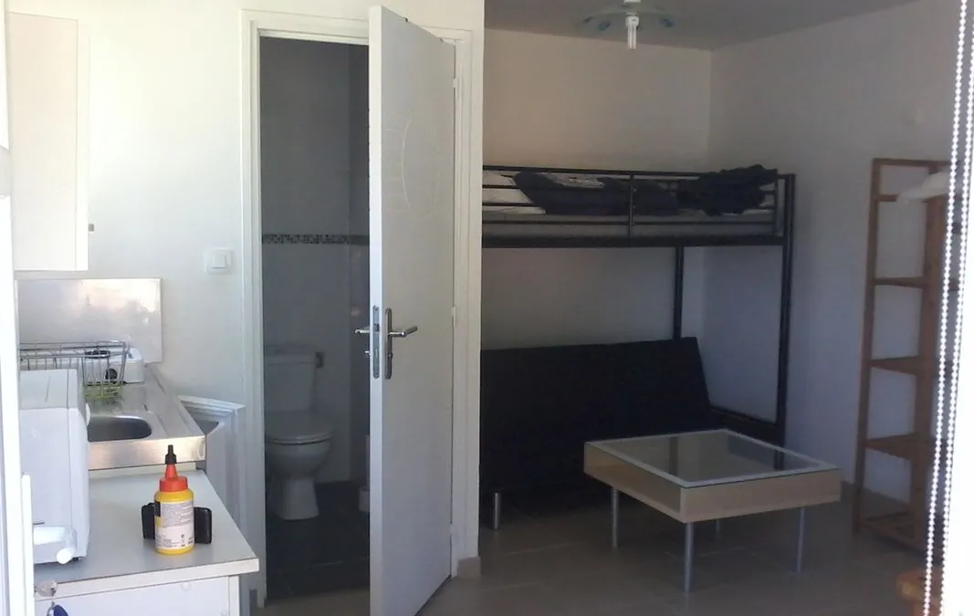 Photo 1