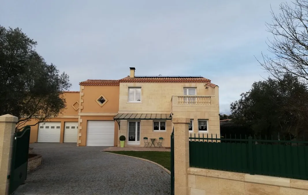 Photo 1
