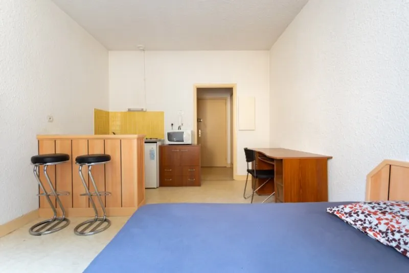 Photo 10