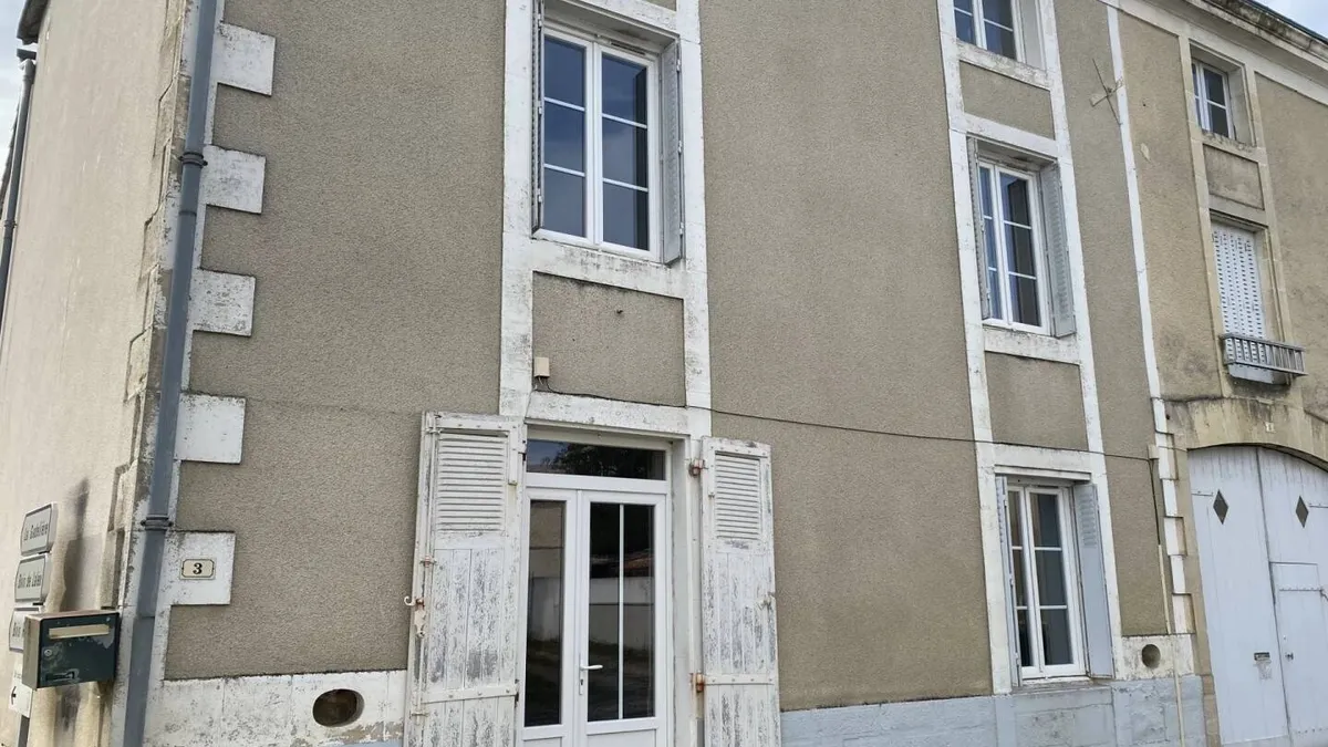 Photo 1