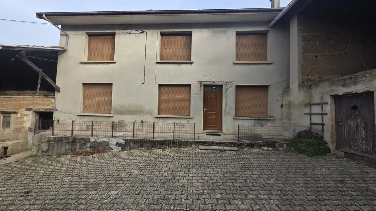 Photo 1