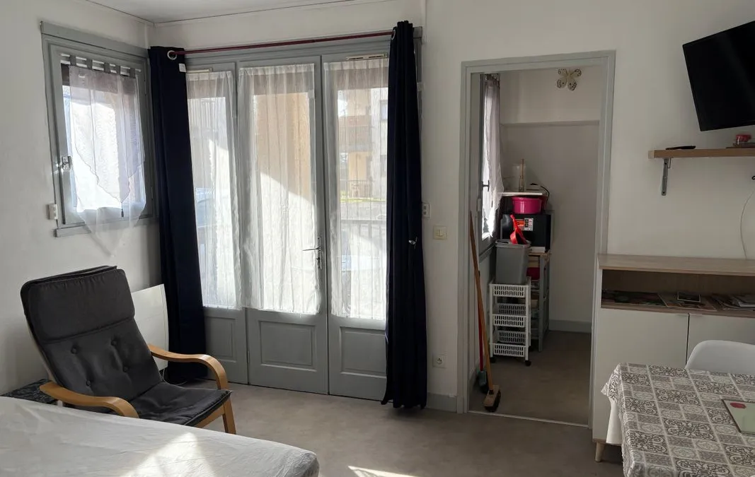 Photo 1