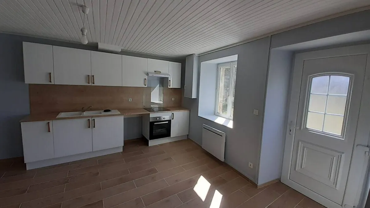 Photo 1