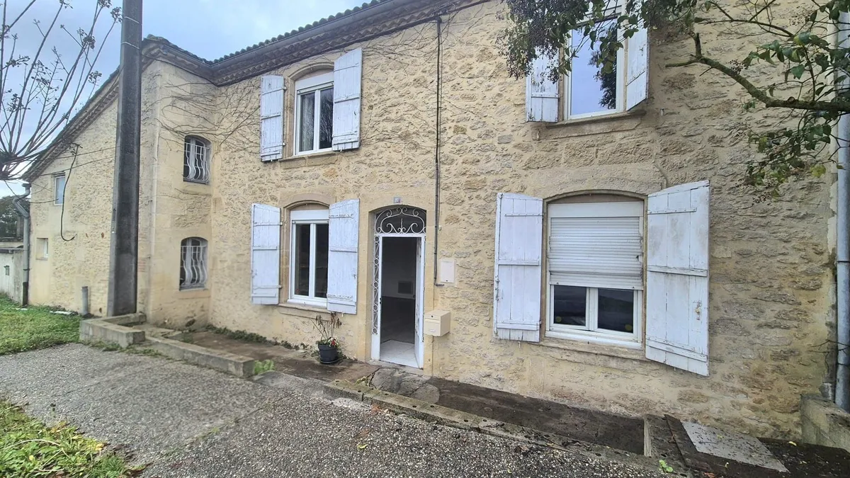 Photo 1