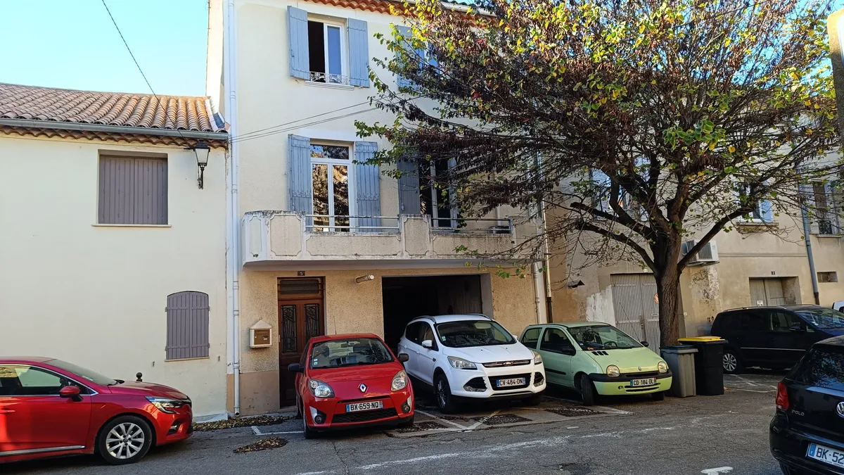 Photo 1