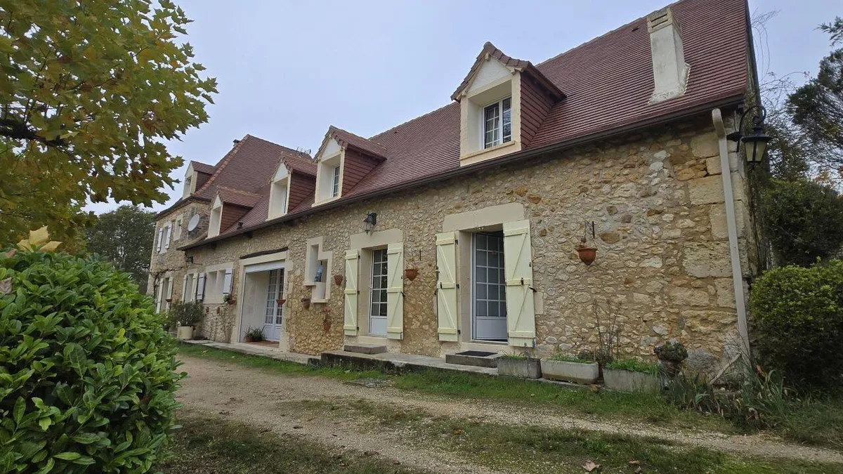 Photo 1