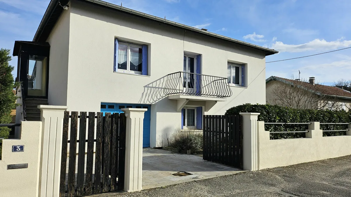 Photo 1