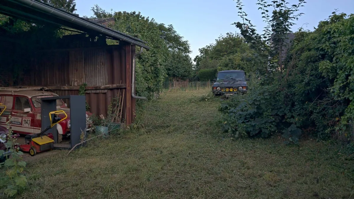 Photo 1