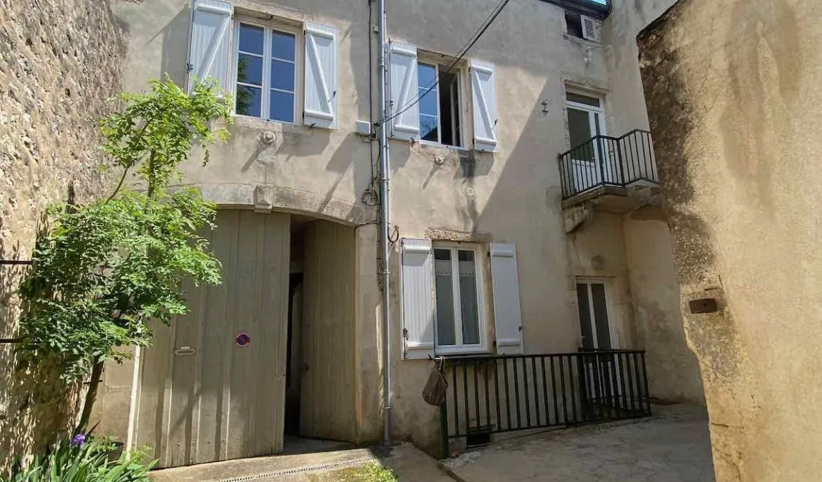 Photo 1