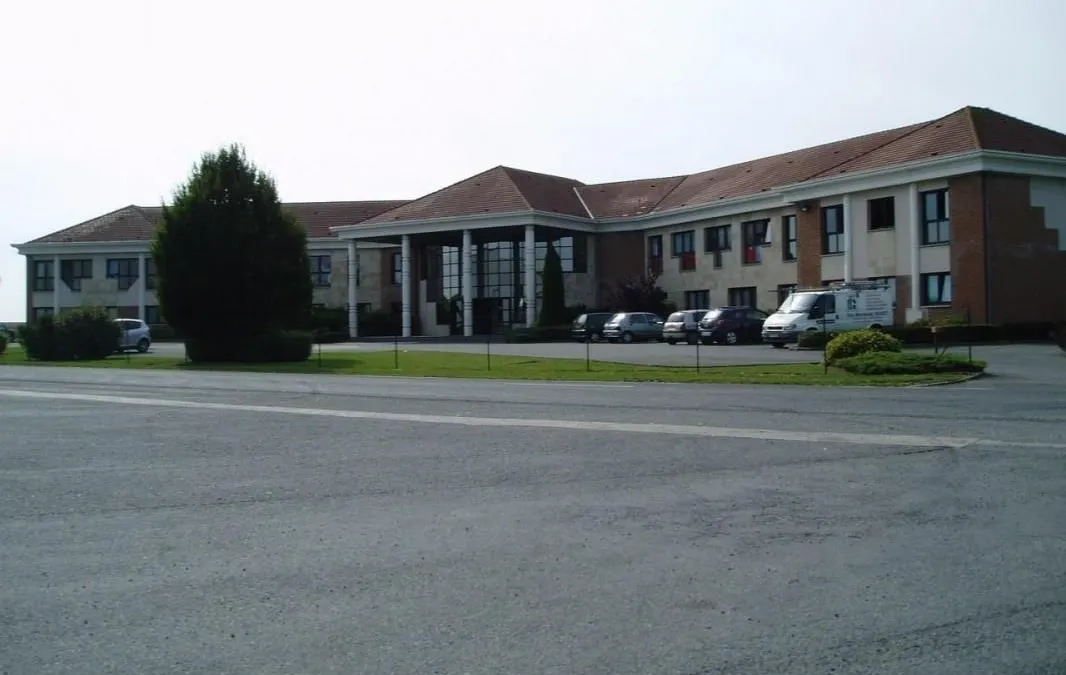 Photo 1