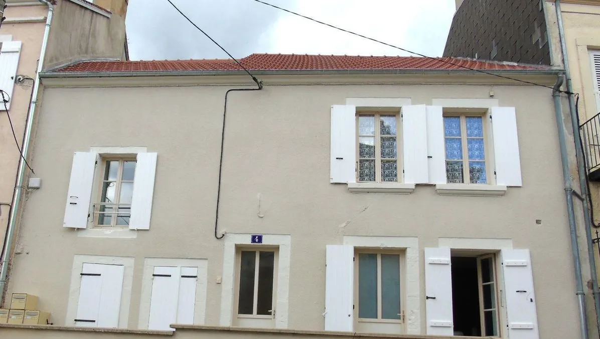 Photo 1