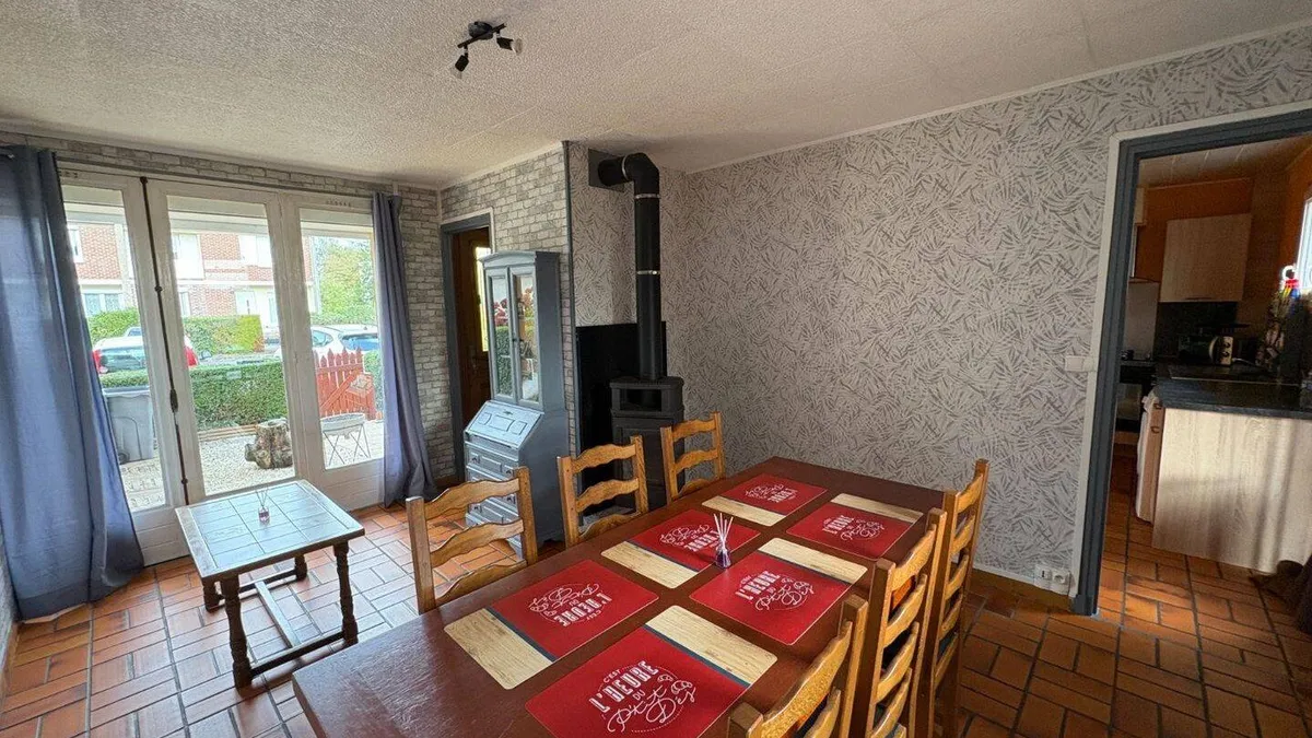 Photo 1