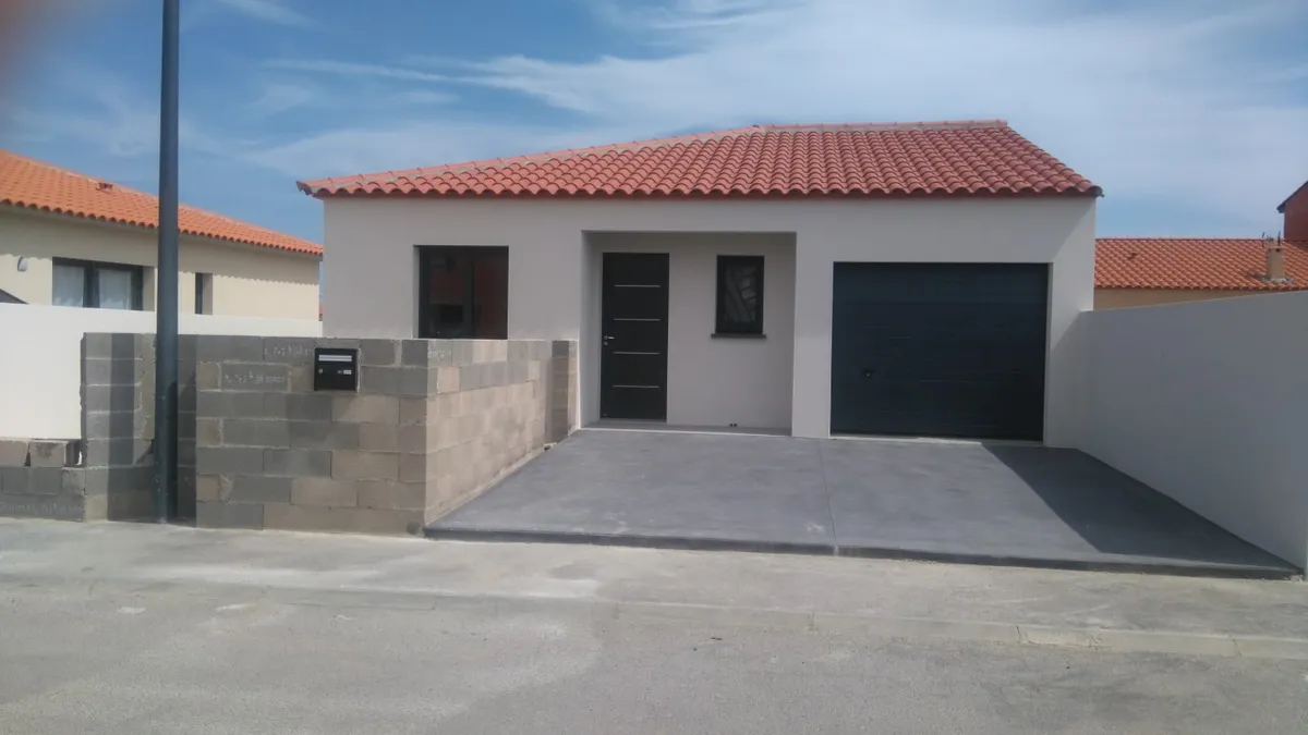 Photo 1