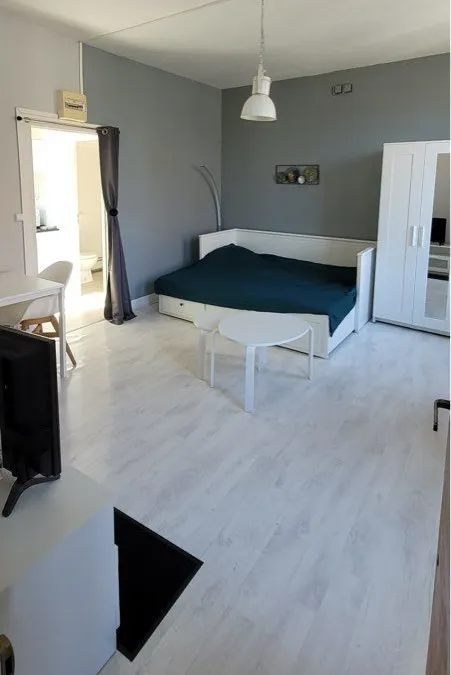 Photo 1