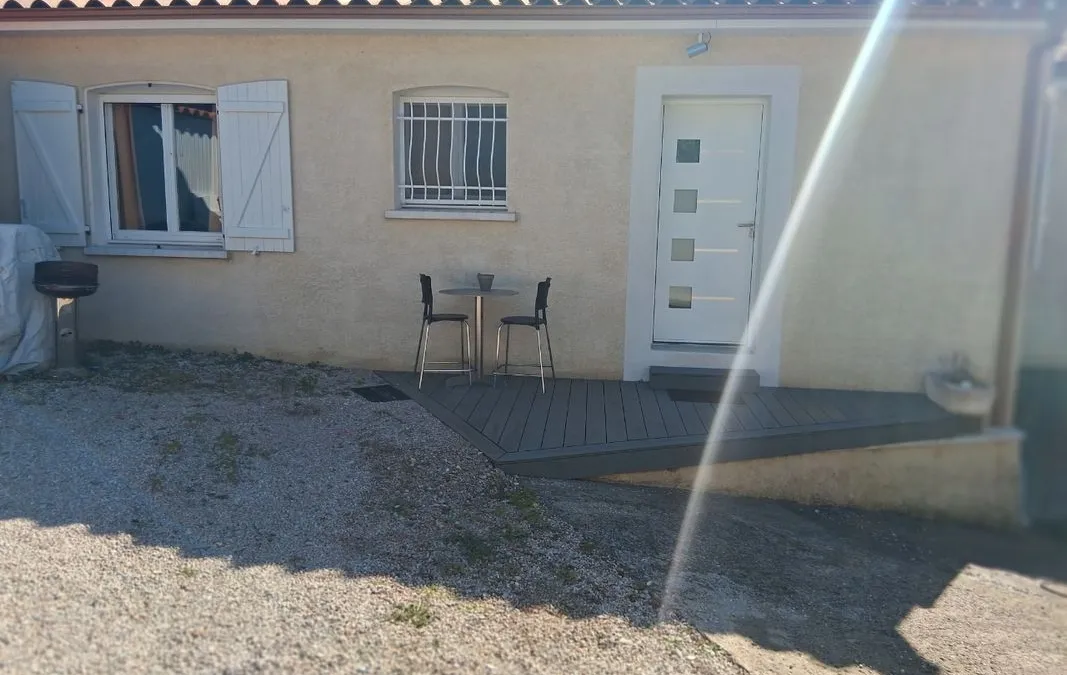 Photo 1