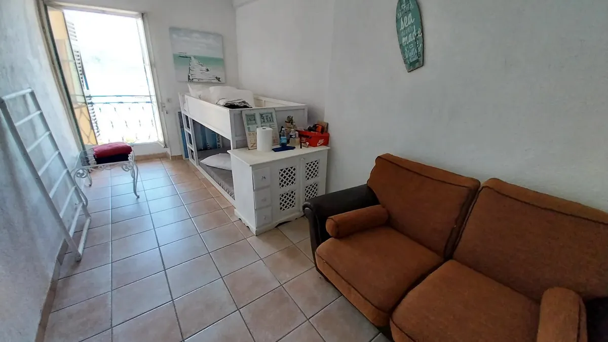 Photo 6
