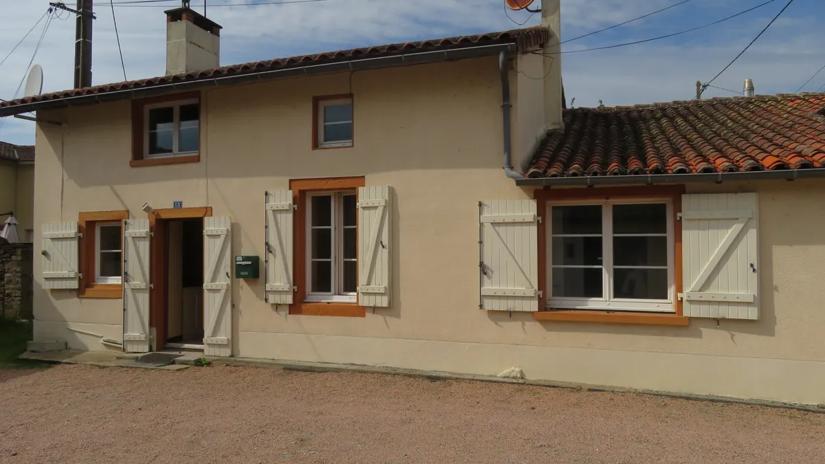 Photo 1