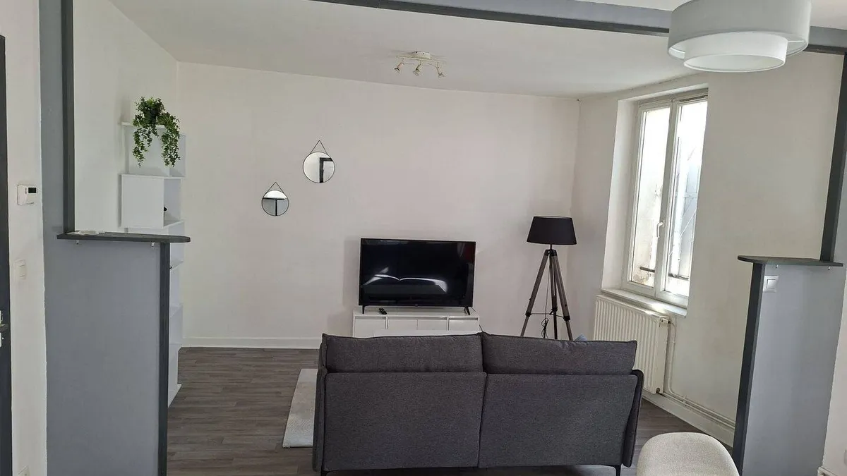 Photo 1