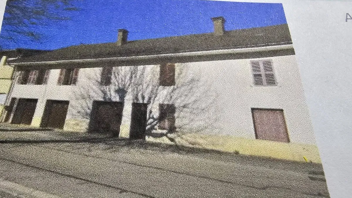 Photo 1