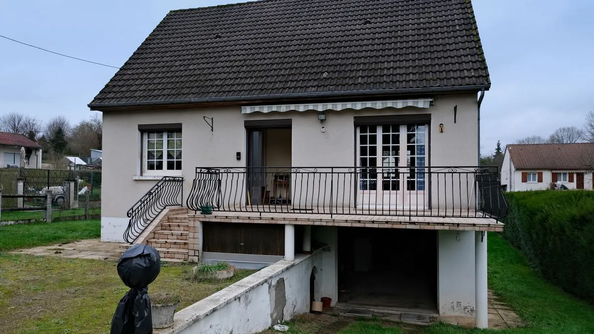 Photo 1