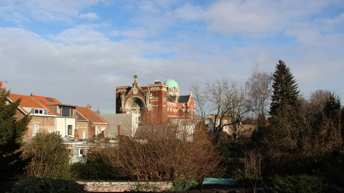 Photo 1