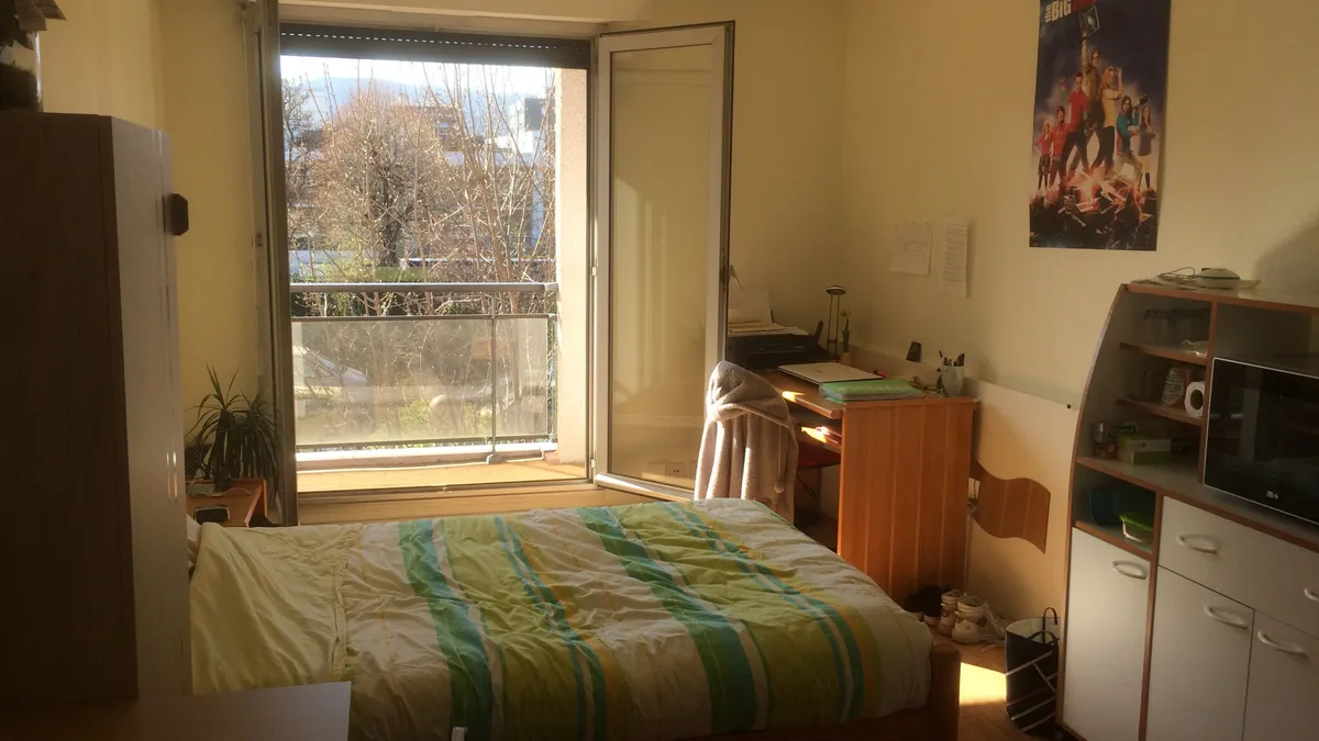 Photo 1