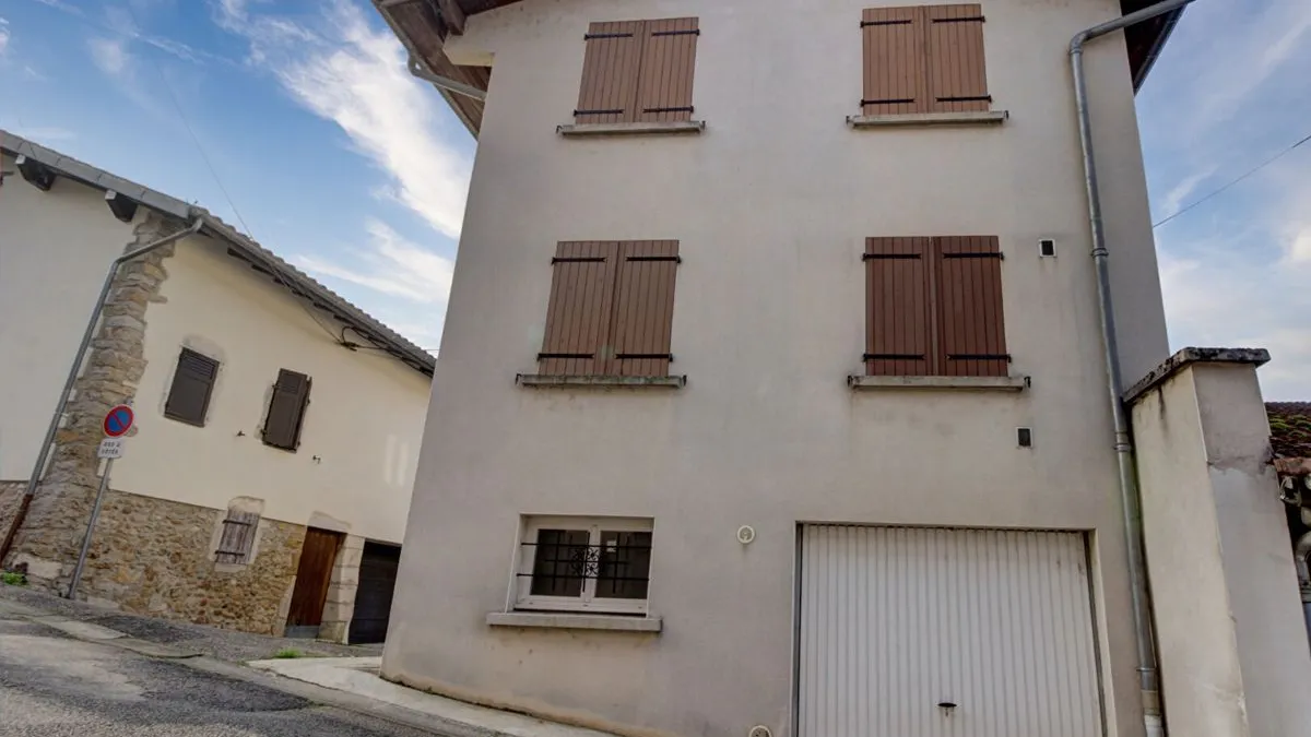Photo 1