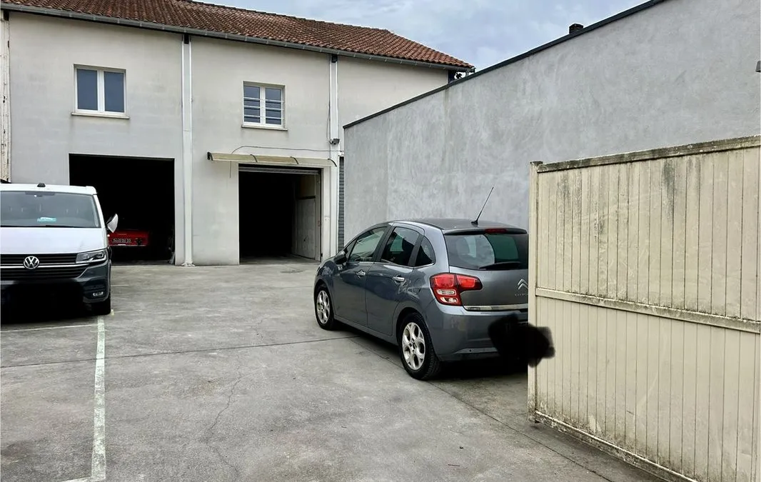 Photo 1