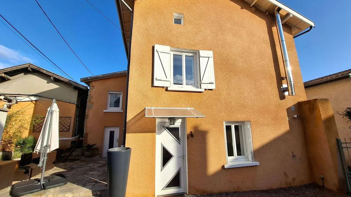 Photo 1