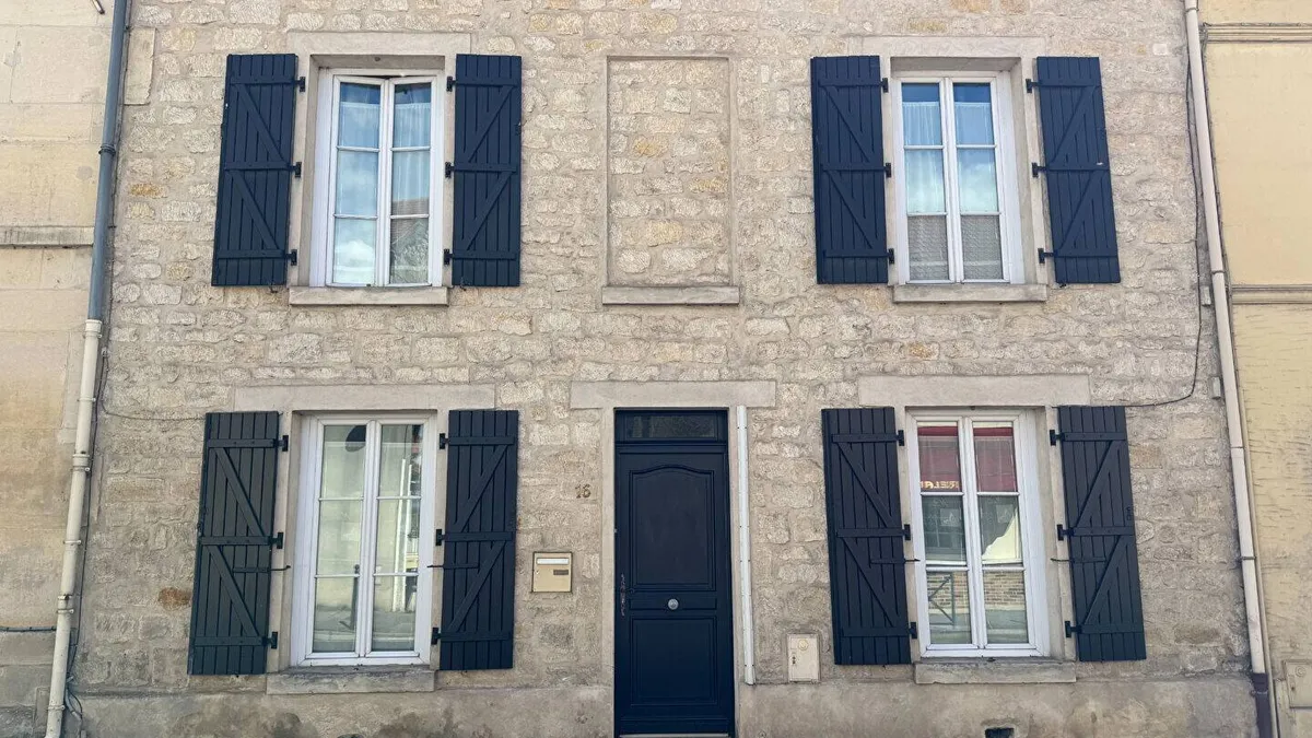 Photo 1