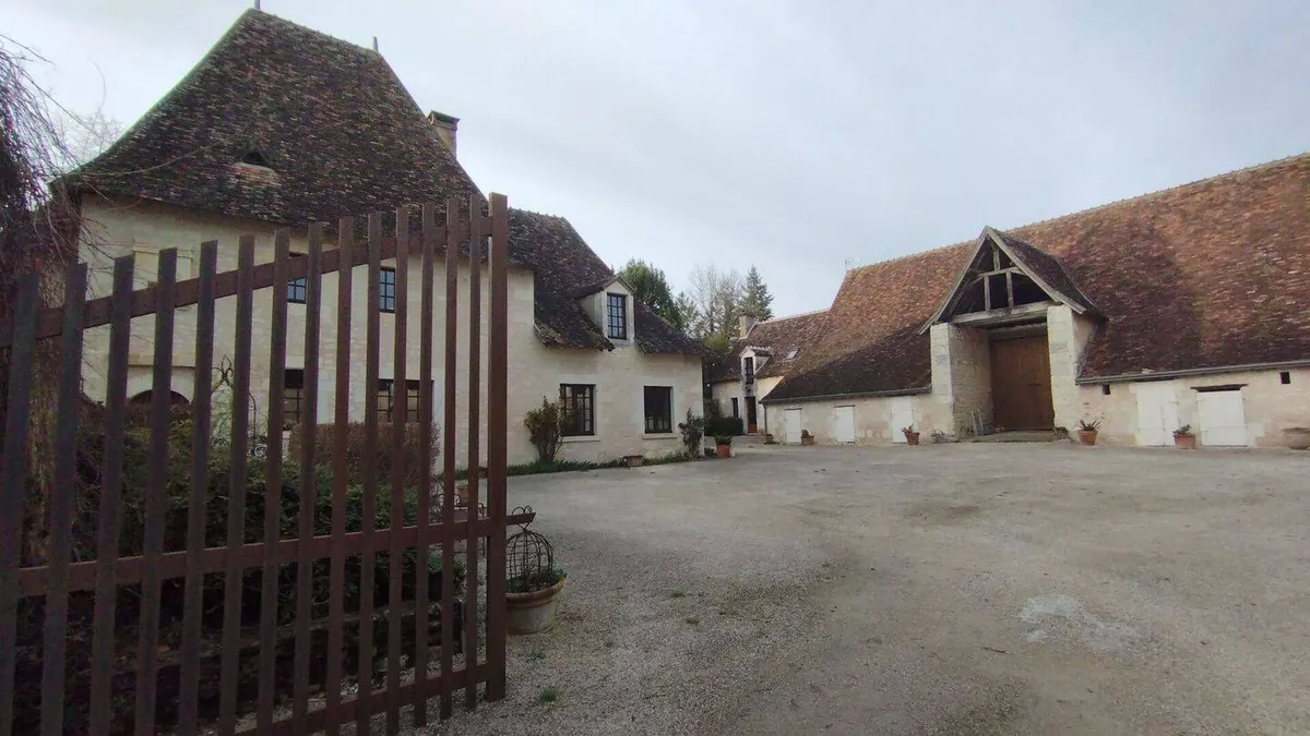 Photo 1