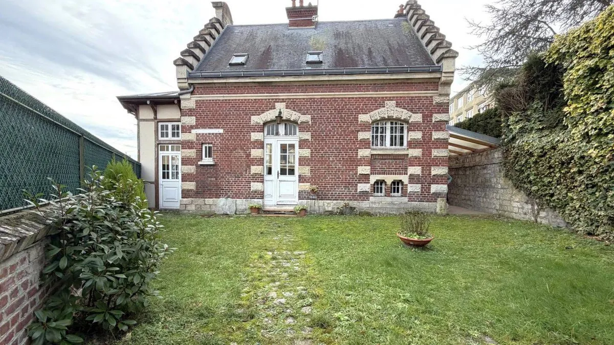 Photo 1