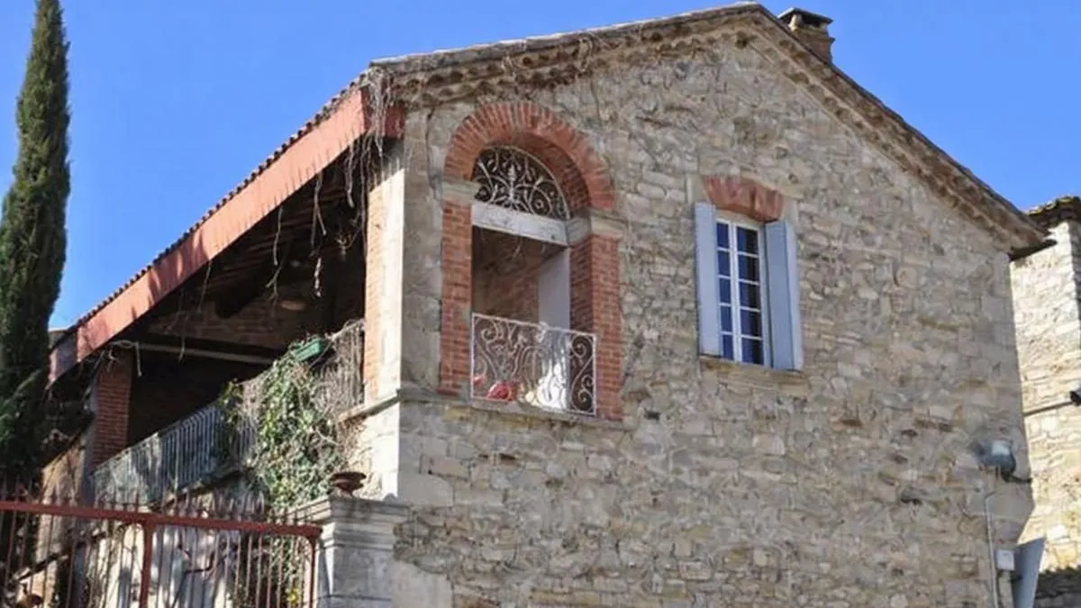 Photo 1